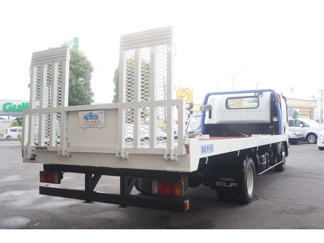 Isuzu Elf 6