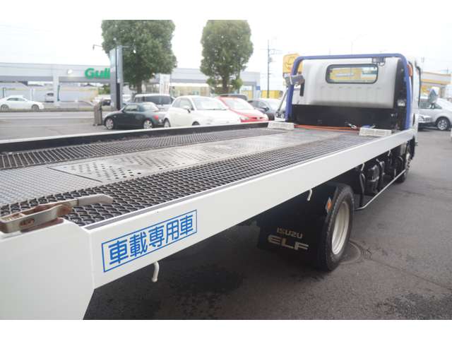Isuzu Elf 7