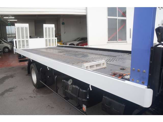Isuzu Elf 9