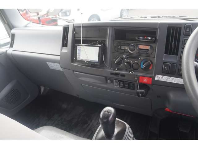 Isuzu Elf 10