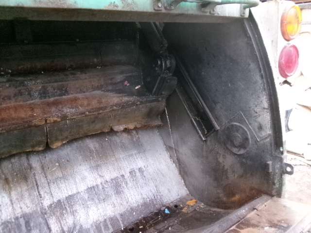 Isuzu Elf 12