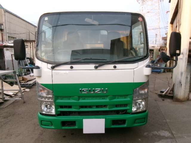 Isuzu Elf 2