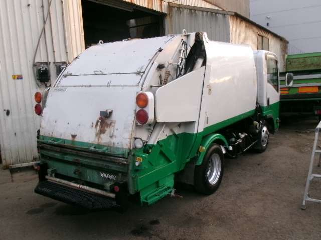 Isuzu Elf 4