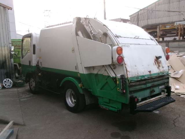 Isuzu Elf 6