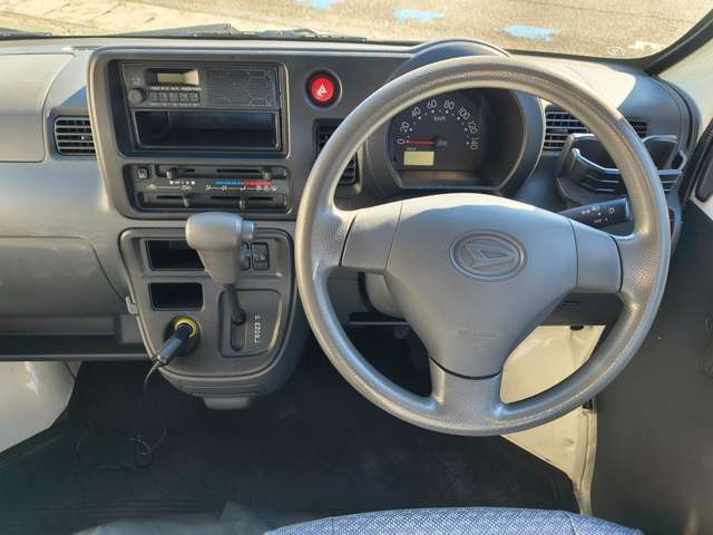 Daihatsu Hijet Cargo 12