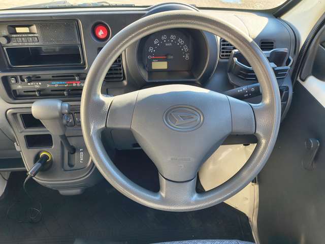 Daihatsu Hijet Cargo 6