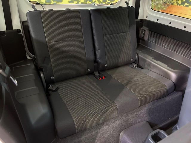 Suzuki Jimny Sierra 10