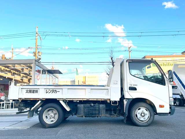 Hino Dutro 9