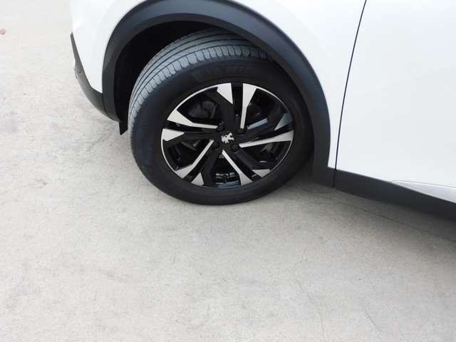 Peugeot SUV 2008 12
