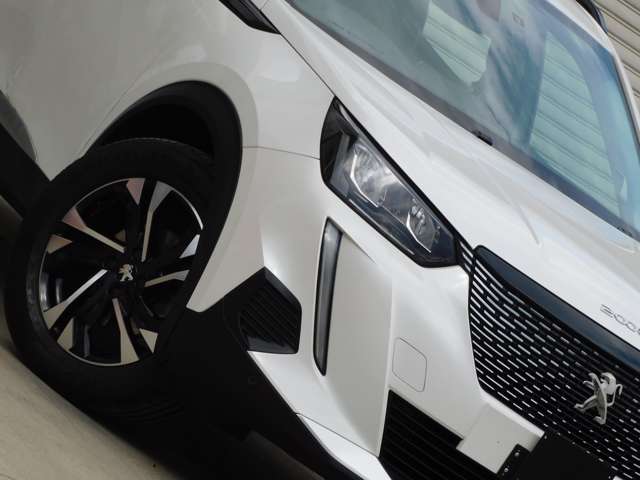 Peugeot SUV 2008 4
