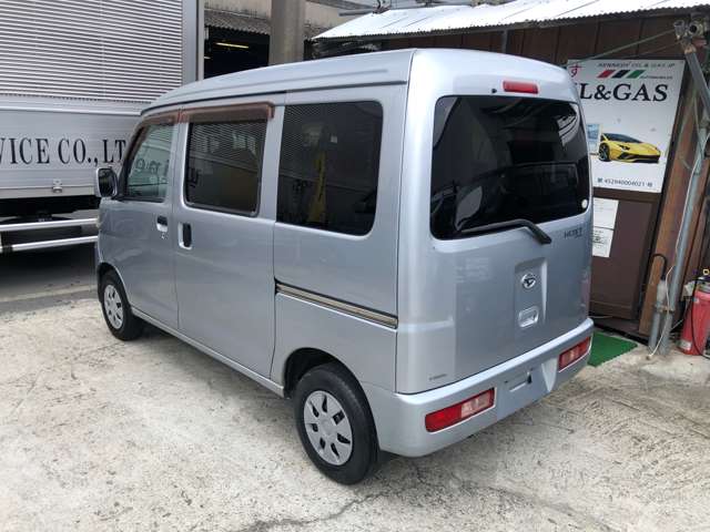 Daihatsu Hijet Cargo 11
