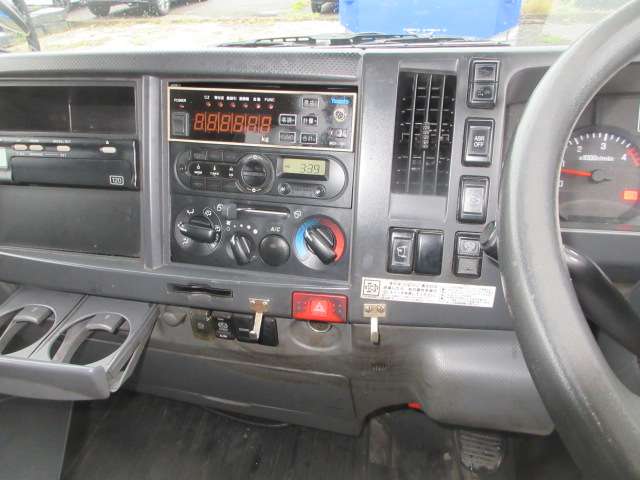 Isuzu Elf 11