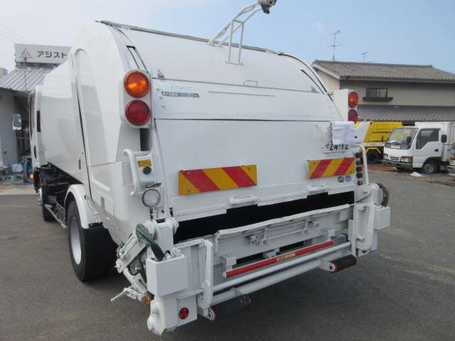 Isuzu Elf 2