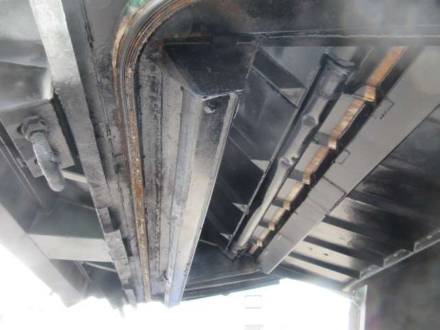 Isuzu Elf 8