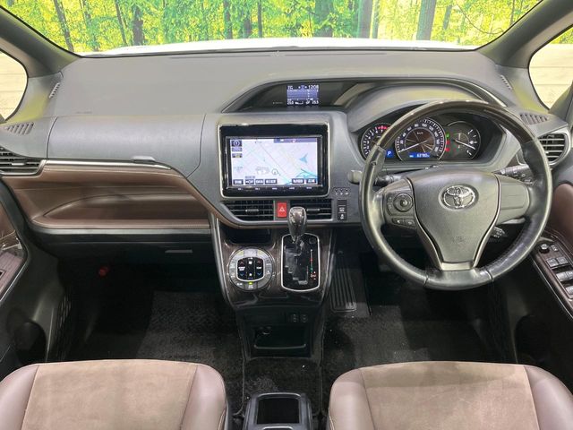 Toyota Esquire 2