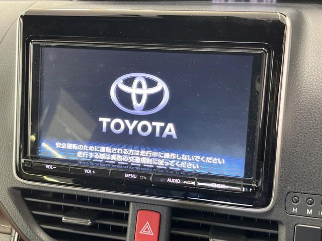 Toyota Esquire 3