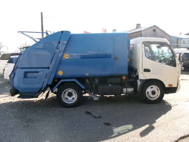 Hino Dutro Hybrid 7