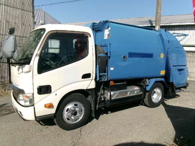 Hino Dutro Hybrid 8