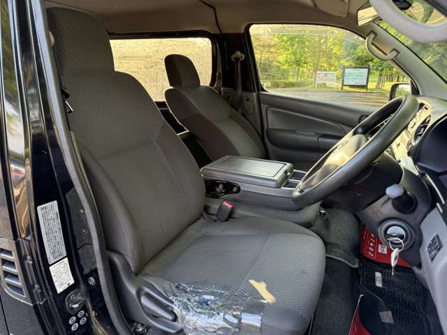 Nissan NV350 Caravan 11
