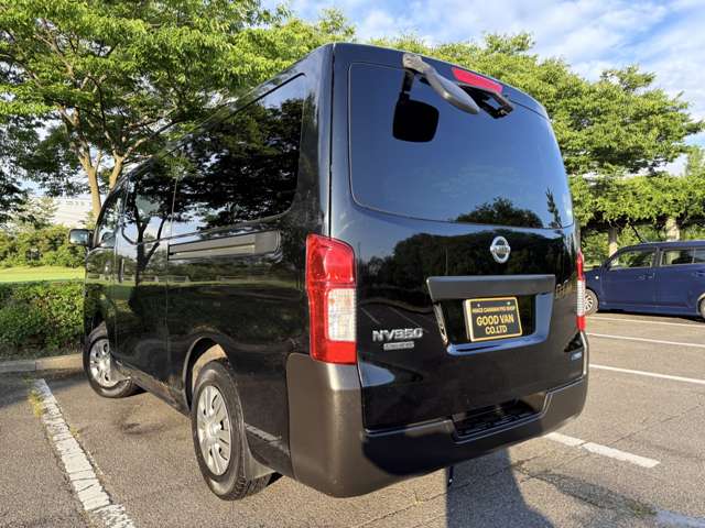 Nissan NV350 Caravan 2