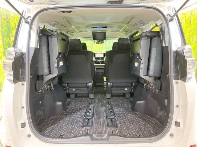 Toyota Vellfire 11