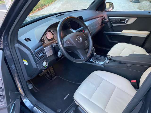 Mercedes-Benz GLK-Class 10