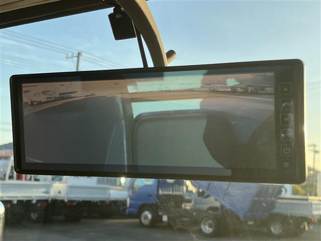 Isuzu Elf 12