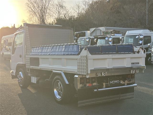 Isuzu Elf 2