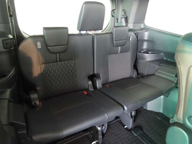 Toyota Noah 12