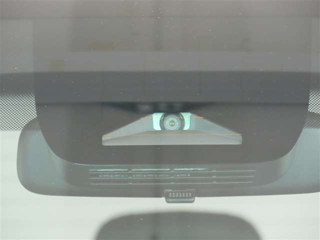 Toyota Noah 4