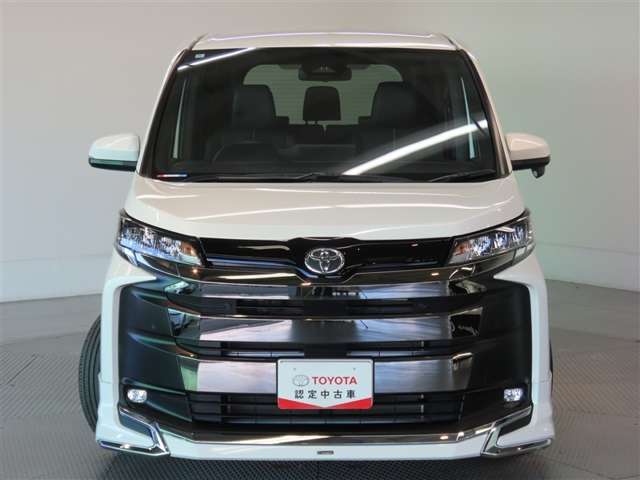 Toyota Noah 5