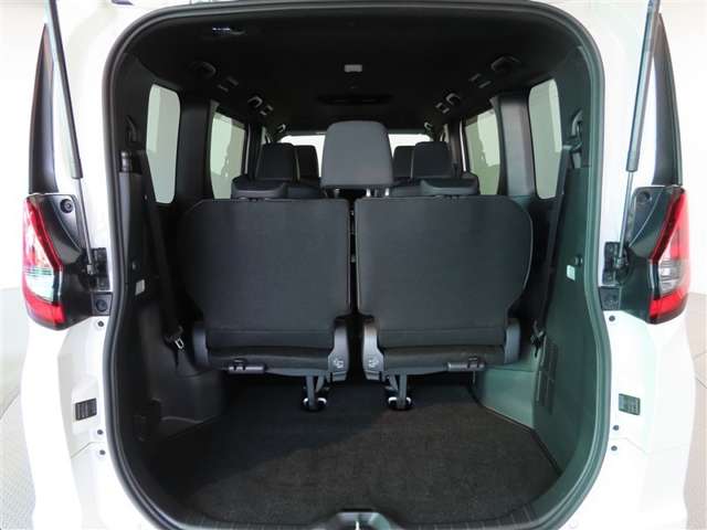 Toyota Noah 9