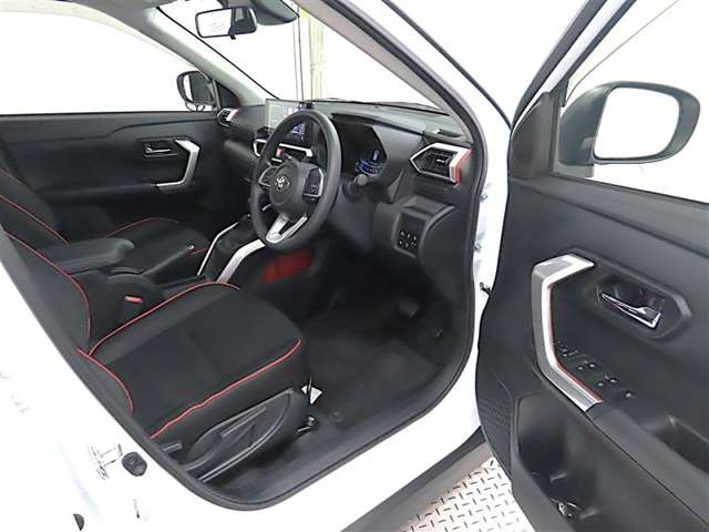 Toyota Raize 10