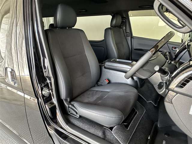 Toyota Hiace Van 8