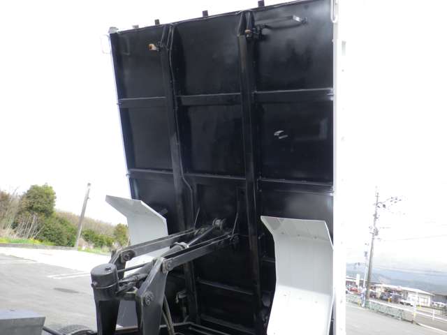 Isuzu Forward 8