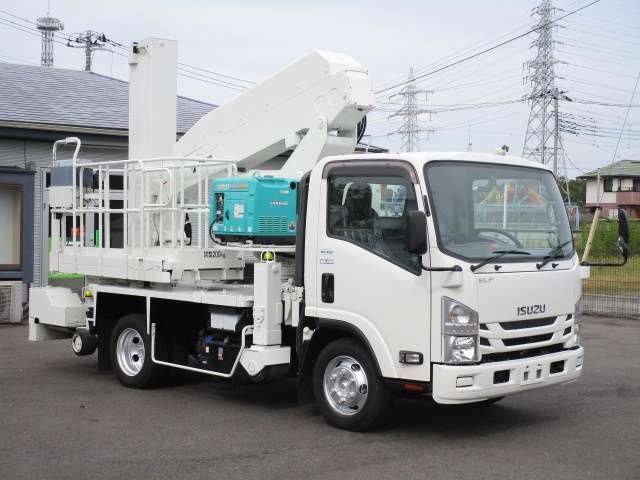 Isuzu Elf 2