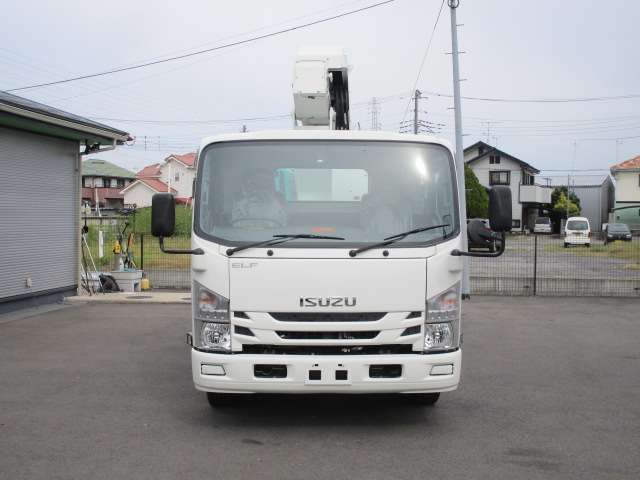 Isuzu Elf 7