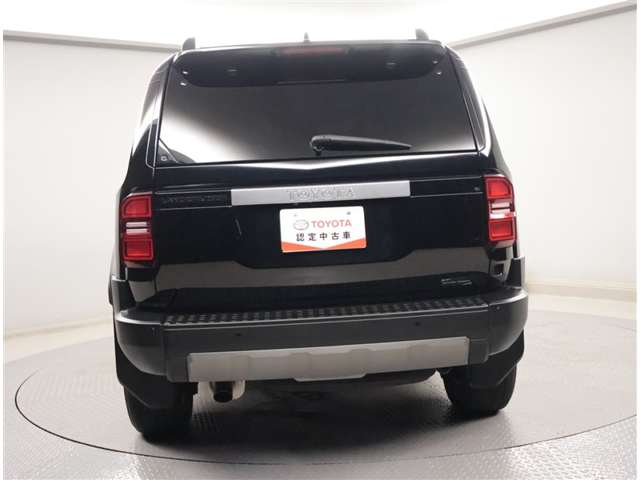 Toyota Land Cruiser 250 4