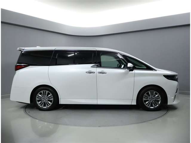 Toyota Alphard 4