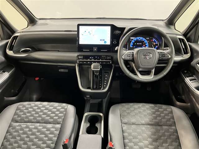 Toyota Voxy 6