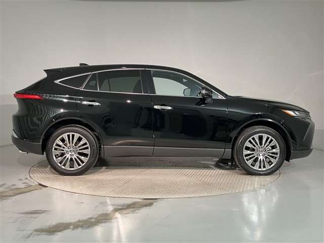 Toyota Harrier 3