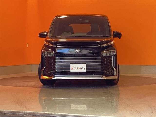 Toyota Voxy 9
