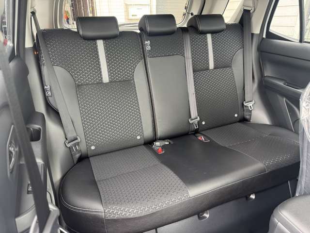Daihatsu Rocky 7
