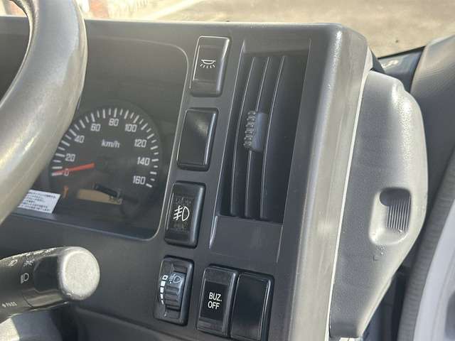 Isuzu Elf 10