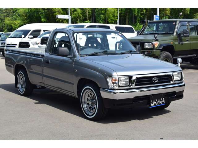 Toyota Hilux 4