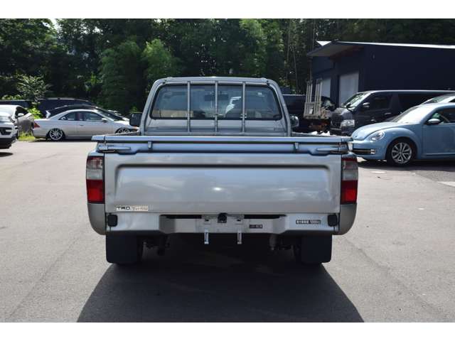 Toyota Hilux 9