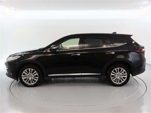 Toyota Harrier 3