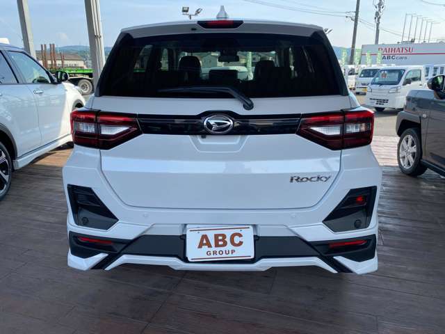 Daihatsu Rocky 11