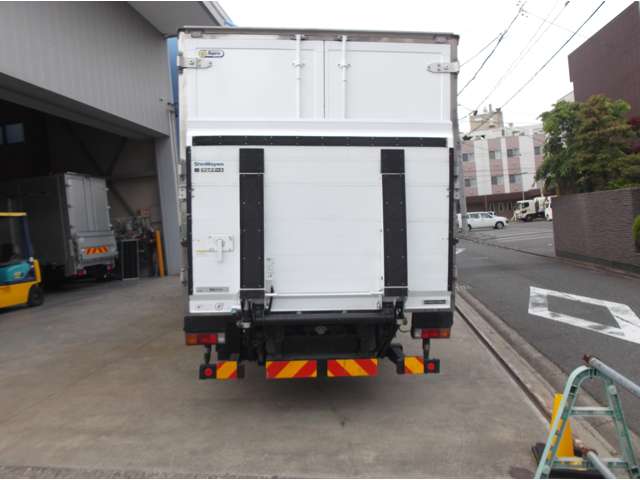 Mitsubishi Fuso Canter 7