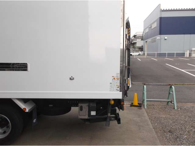 Mitsubishi Fuso Canter 9